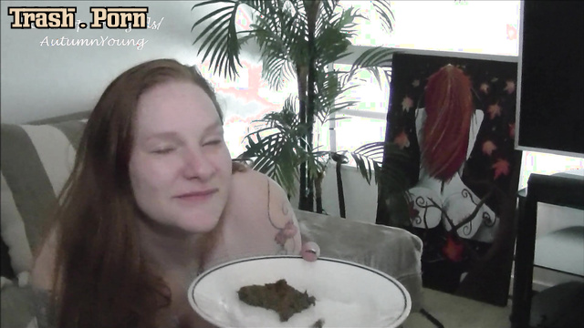 Big beauty woman did a shit in her plate / AutumnYoung