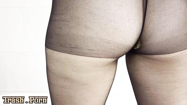 Pooping & smearing in pantyhose, enjoy (The Prime Alpha)