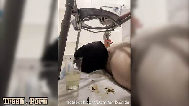 He obediently ate and drank all her excrement - Dominatrix Zaida
