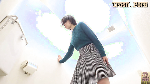 SR064 つの角度による臭いおならとうんち Stinky Farting & Pooping by 5 Angles Part 4