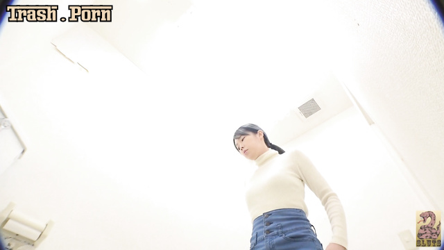 SR054 臭いおなら＆5つの角度によってうんち Stinky Farting & Pooping by 5 Angles Part 3