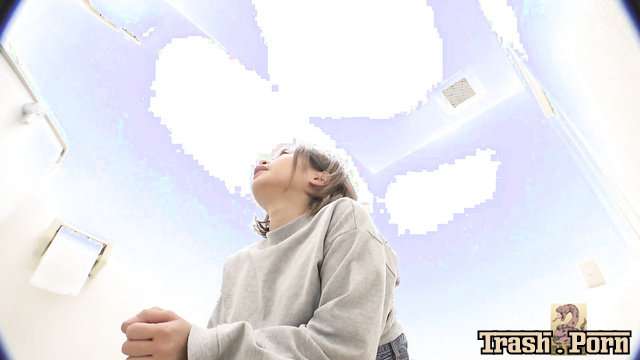SR054 臭いおなら＆5つの角度によってうんち Stinky Farting & Pooping by 5 Angles Part 3