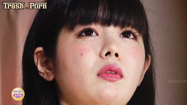 SL-398 Unbearable Pissing of a Nude Model ヌードモデルの耐え難い放尿 Part 4