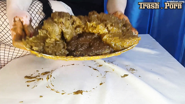Special #912 Pooping Girl Delicious Dish for Gourmet