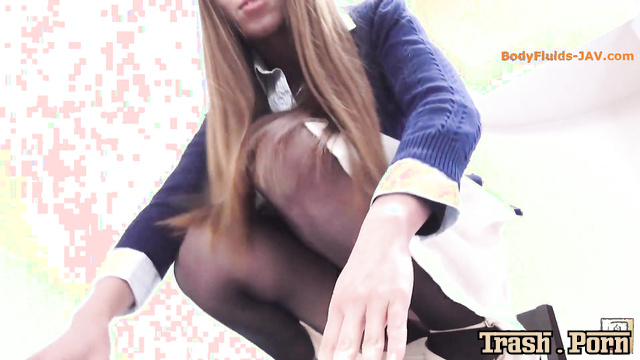 BFJG-87 Girl showed her pink anus and shitting
