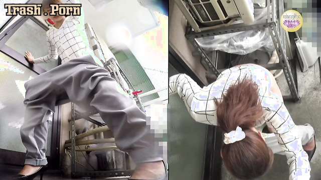 SL-190 緊急OL ベランダお漏らし＆放尿3  ジェイドOffice Lady Peeing on Veranda Part 1