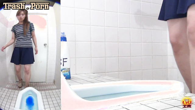 EE-193 Style Toilet Pissing 和式トイレ盗撮 便槽内叩きつけ！レーザービーム尿軸おしっこ Part 3
