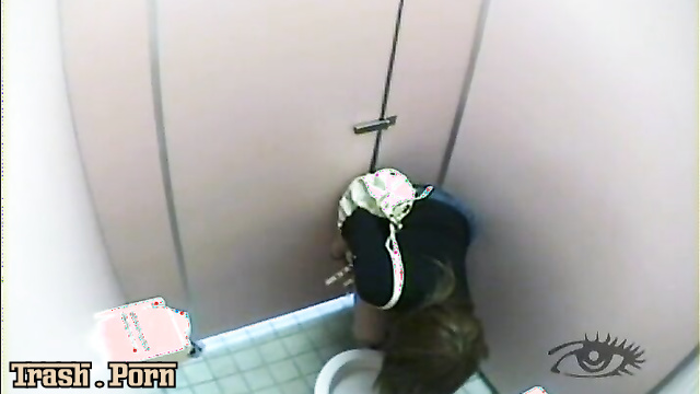 JGSD-01 [#3] Hidden camera caught women squeezing out shits ad piss in semi-crouched position. Part 2