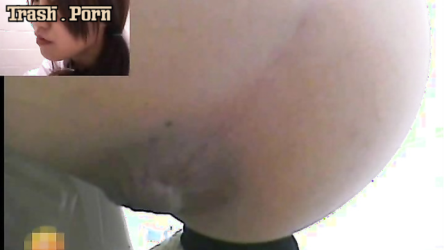 E37-12 Peeping behind sister in toilet, big and little pooping.