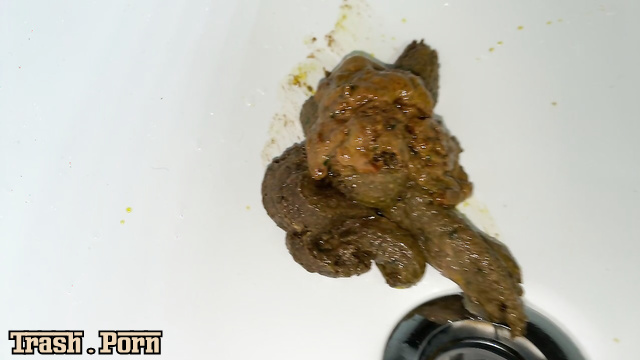 Smutty Luce – CloseUp FILTHY Scat Masturbation Orgasm