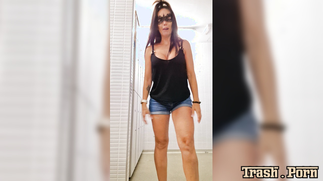 Sweetlily84 – Scat 100 Scat on plate in the shower
