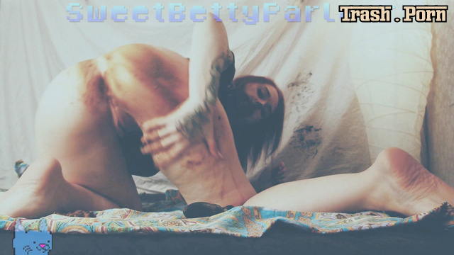 DirtyBetty – I am a SCAT memes