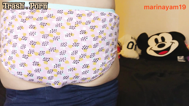 Marinayam19 - Pantied pants shitting and sitting