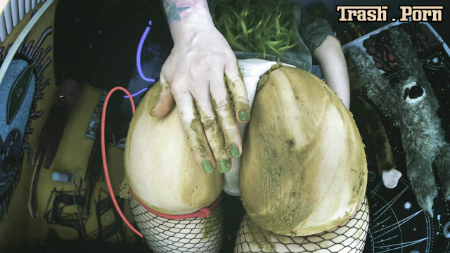 DirtyBetty – WTF Scat Fetish – Give Me Two