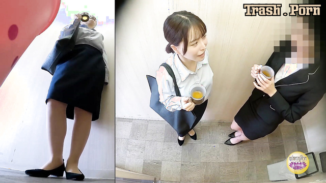 Sharila SL-631 Pissing 緊急OL ストッキング破りパンティーずらし放尿 Part 2