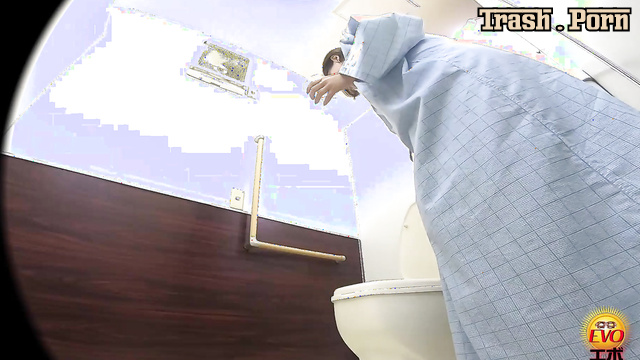Evo EE-754 Hidden camera 隠撮 院内トイレ検尿おしっこ Part 5