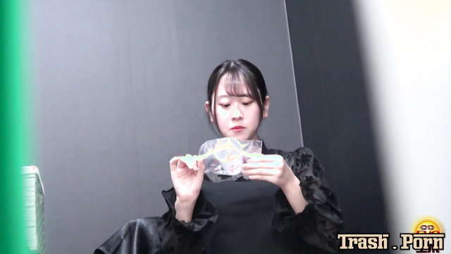 Evo EE-754 Hidden camera 隠撮 院内トイレ検尿おしっこ Part 3