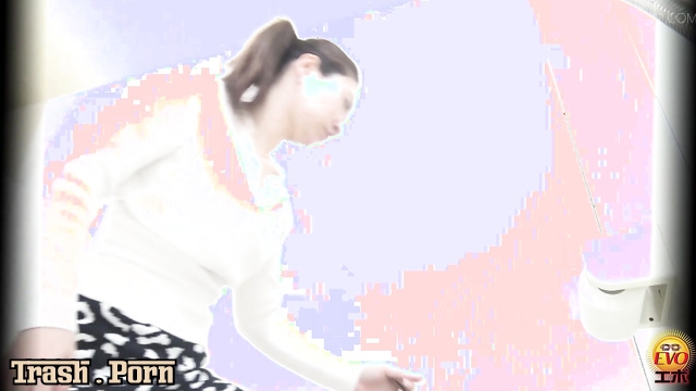 EE-695 Toilet Voyeur Anal Open Stool with Diarrhea Part 4
