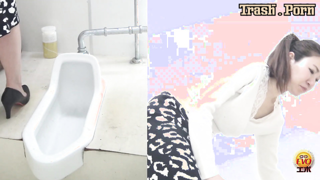 EE-695 Toilet Voyeur Anal Open Stool with Diarrhea Part 4