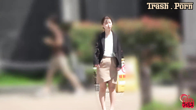 FF-510 An Office Lady Having a Secret Poops at the Workplace Part 1