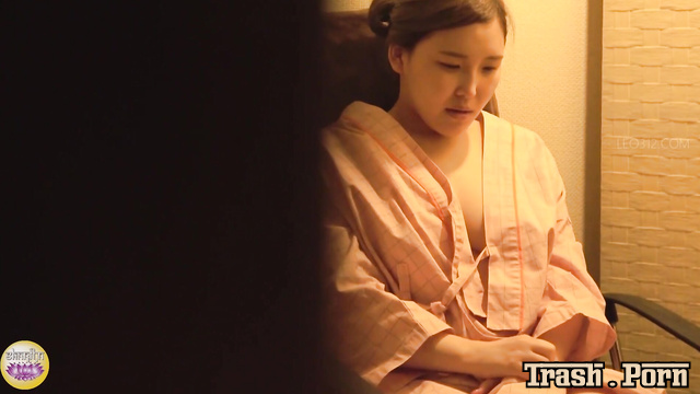 SL-405 サウナでのダイナミックな裸の放尿 Dynamic Naked Pissing in the Sauna Part 5