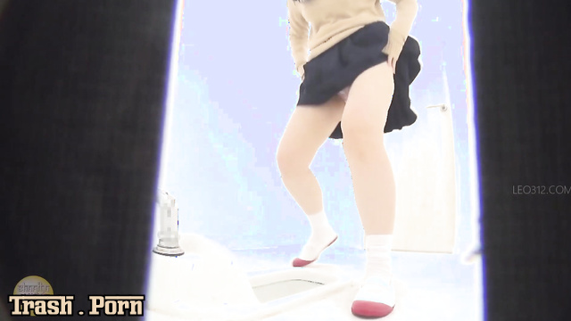 SL-377 Pissing Girls Toilet as Soon as the Chime Rings Part 2