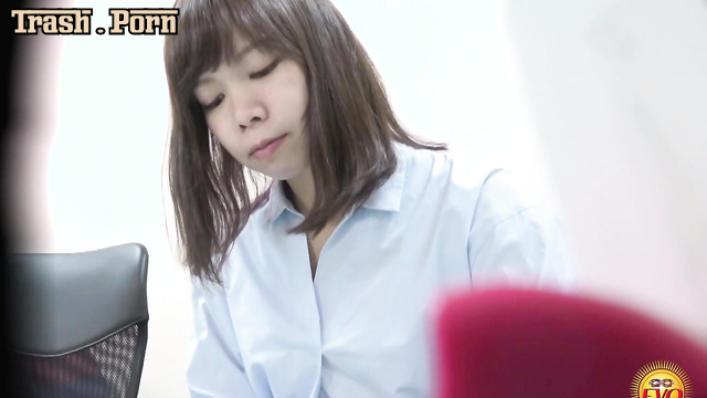 EE-492 Agony at Girls Pooping 女の子のうんちに悶える Part 4