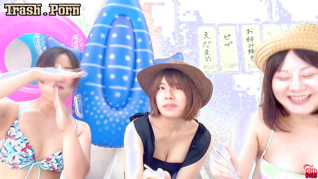 FF-570 ビーチトイレの隠しカメラ Hidden Cam in the Beach Toilet Part 4