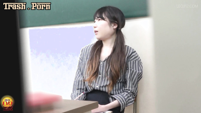 EE-447 女教師の毎日の排尿 Daily Urination of Female Teachers Part 3