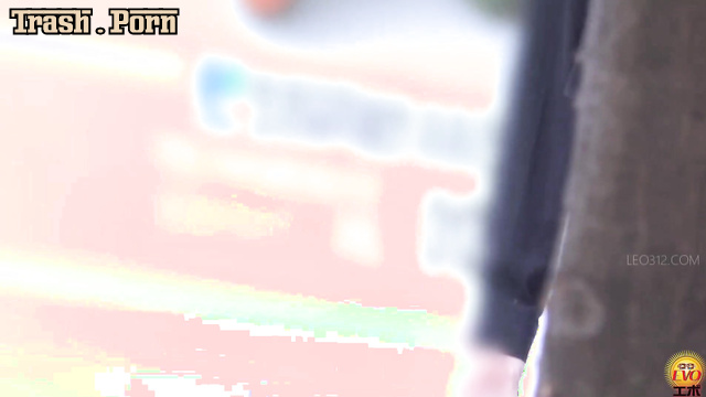 EE-407 Embarrassing Farts While Peeing 恥ずかしいオナラながら Part 3