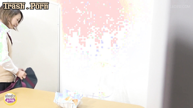 SL-455 Control Their Stool After Laxative, Scat Interview 下剤、スカトロ後の便をコントロールする Part 7