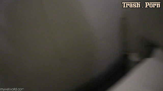 Golden Girls Faye – Voyeuristic Toilet Strip Wetting