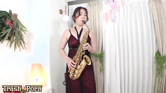 OPUD-346 巨尻サックス奏者の恥ずかし過ぎる屁糞尿リサイタル Big Butt Saxophonist’s