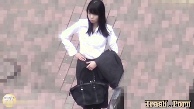 BFSL-05 Peeing and pooping girls in toilet spy cam bottom view
