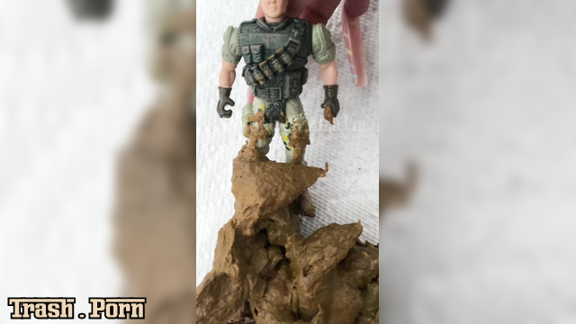 NastyAzzLaLa – Pooping on a little military toy man