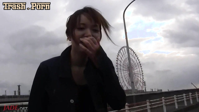 BFJO-01 Enema, pissing and pooping on the bridge