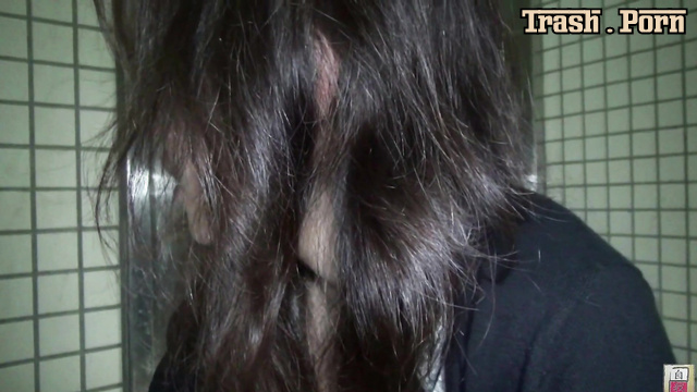 BFNG-01 Girls self shoting submission pooping