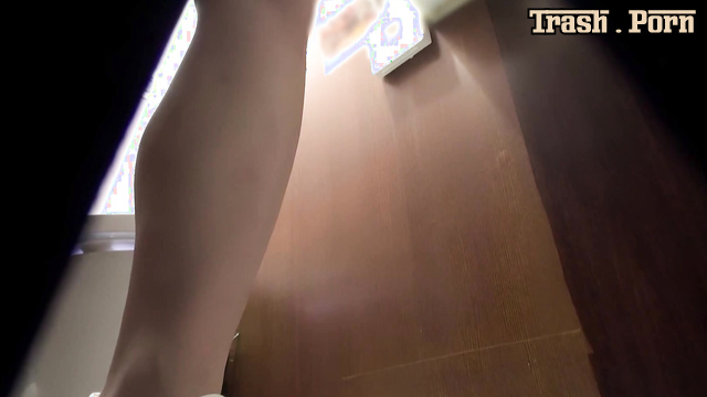 PYM-490 Peeping Into The Girls’ Toilet: 30 Girls Peeing And Masturbating HD