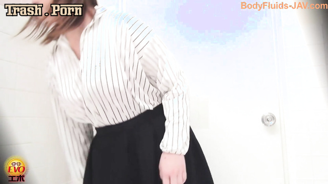 BFEE-208 Public Toilet Voyeur ! Open Door, Appearing Poops