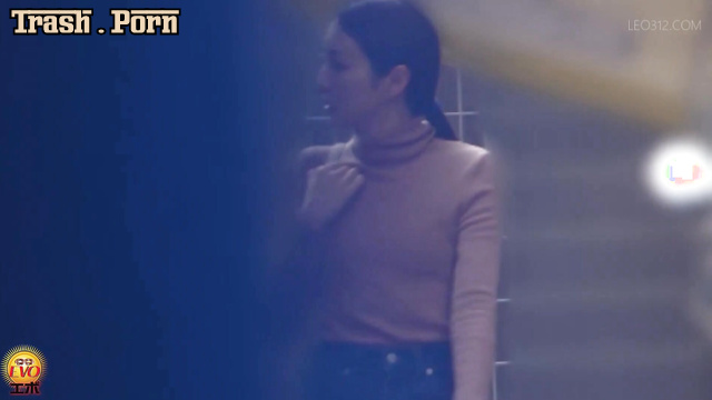 EE-689 彼女の尿がトイレに滴り落ちている Her Urine is Dripping on the Toilet Part 3