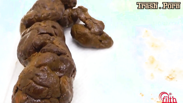 FF-598 うんちが目の前に Poop Falling in Front of You! Part 1