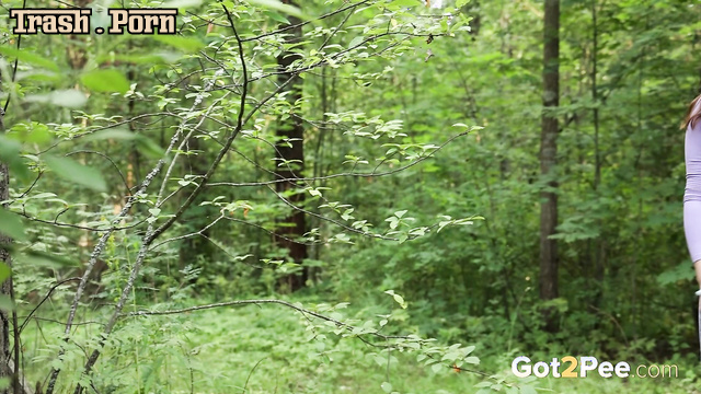 Babe peed in a small wooden house (forest pissing)