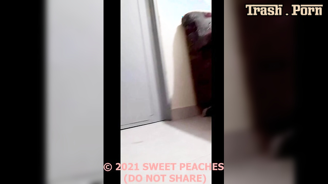 Sweet Peaches – POO CELEBRATION