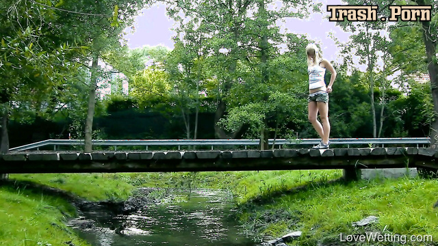 LoveWetting - Bonus with Violeta pissing in public