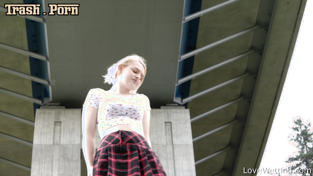 LoveWetting - Bonus With Kristy Waterfall
