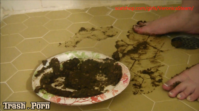 Shitting and squashing, VeronicaSteam does it every morning