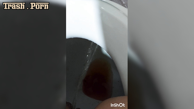 Sarathonson – Compilation – Pee and Poop on Period