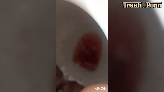 Sarathonson – Compilation – Pee and Poop on Period
