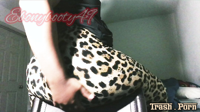Big farts in leopard leggins with chubby Ebonybooty49