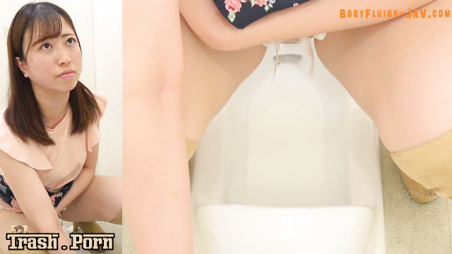 Sharila - ﻿SR097 カメラはロングブーツとOバックパンティーを履いた女性たちがオナラやうんちをしている様子を捉えた